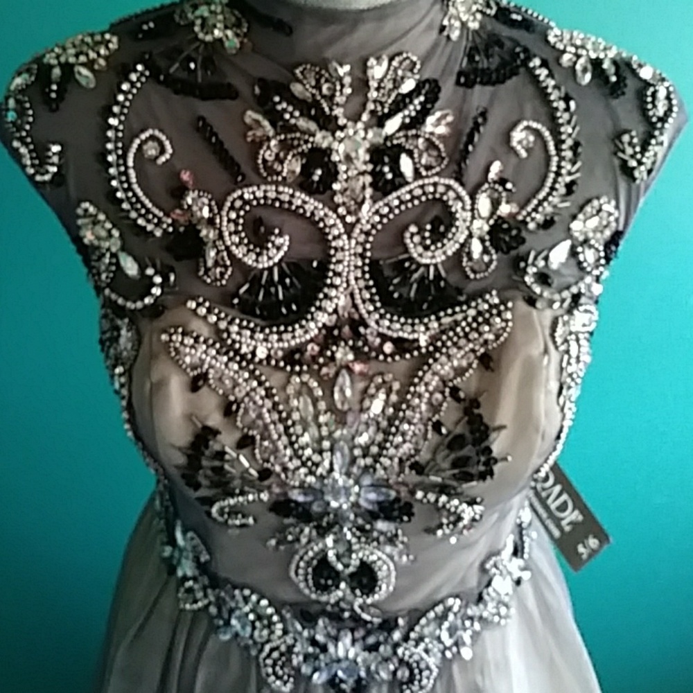 Special occasion dress - Picture 3 of 5